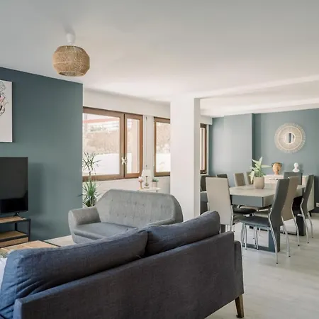 T5 Bompard Centre Rodez, Parking Prive *