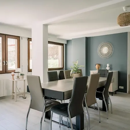 T5 Bompard Centre Rodez, Parking Prive *